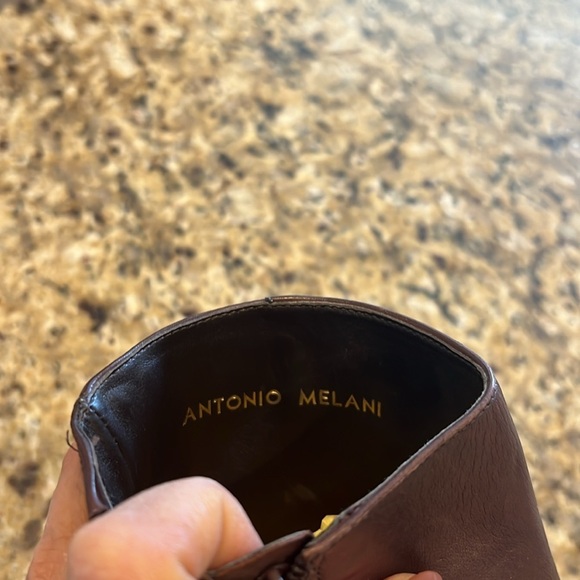 ANTONIO MELANI 100% leather brown booties women’s 8.5. Square toe w/ kitten heel - Picture 7 of 11